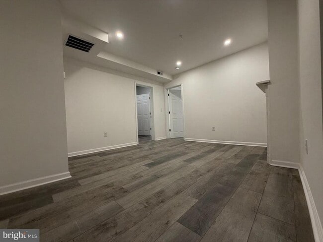 Building Photo - 45 E High St Unit 2A