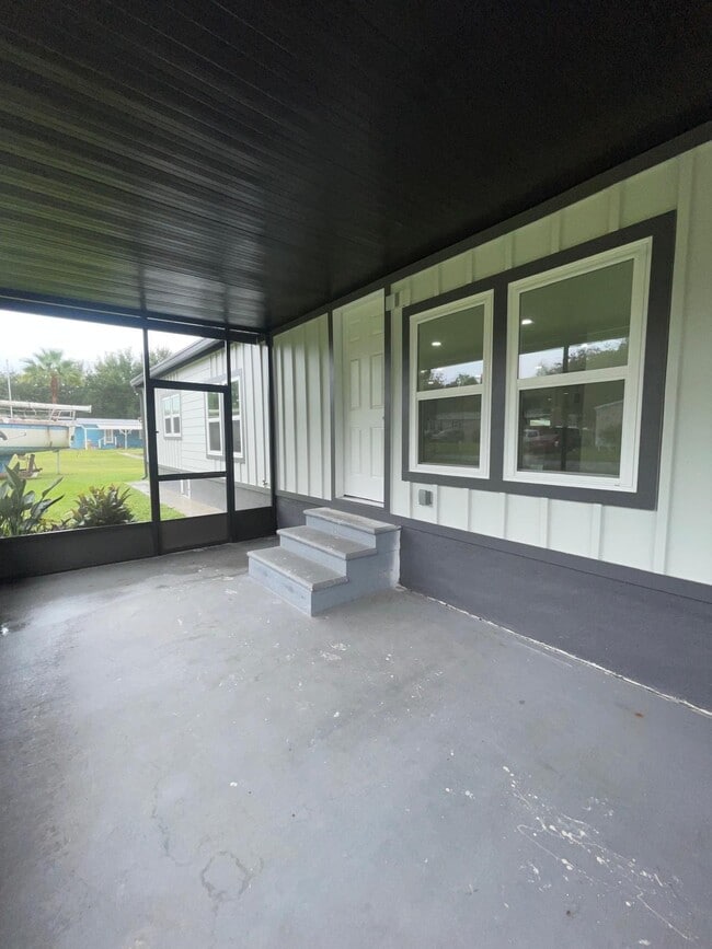 Photo - 5024 Marina Dr