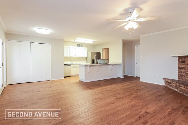 Photo - 416 Woodcrest Way