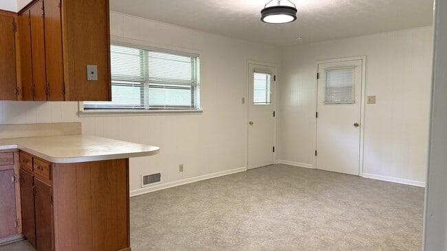 Photo - 1805 Waterloo Ave