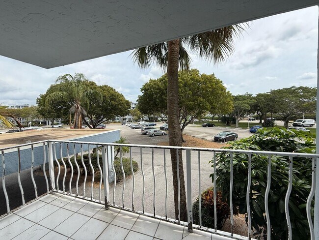 Photo - 500 Executive Center Dr Unit 2L