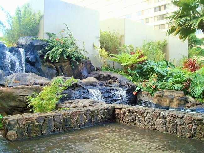 Building Photo - Kukui Plaza- Ewa Tower- 1 Bedroom, 1 Bath! Unit 1706