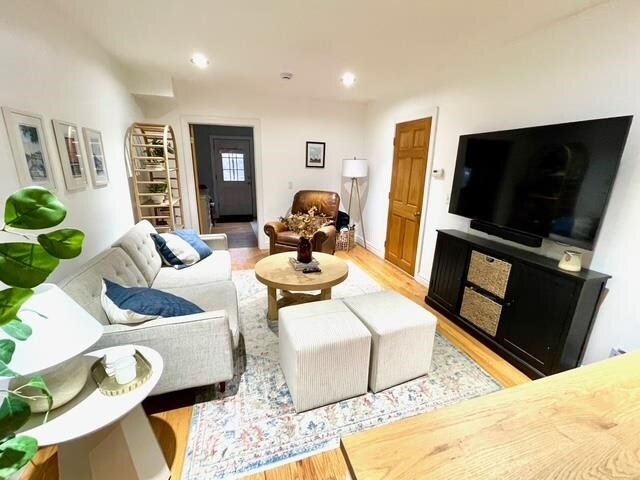Photo - 169 Grand St