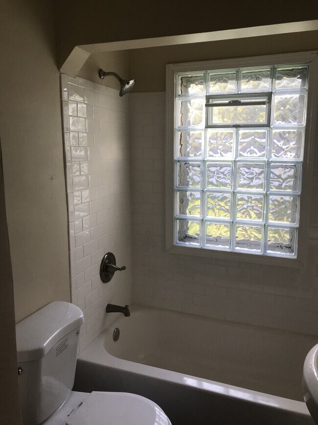 3 Bedroom 1 Bath House in Minneapolis! - House Rental in Minneapolis ...