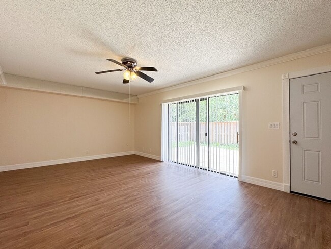 Photo - Newly Remodeled 2 bedroom 2.5 bath near Millenia Mall
