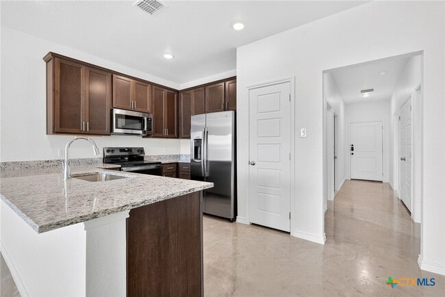 Photo - 620 Pacific Crest Trl