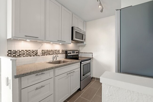 Photo - 2092 Kuhio Ave. Unit 906