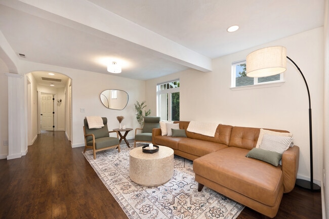 Photo - 417 S Dollar St