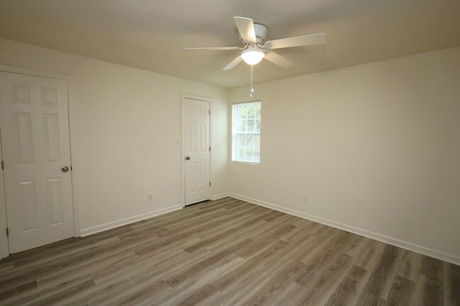 Photo - 2816 Kirkwood Cir
