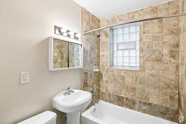 1BR, 1BA - 900SF - Bathroom - McCarron's Apartments
