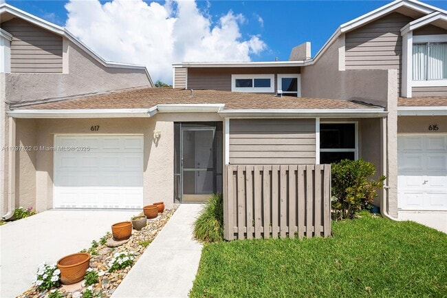Photo - 617 Woodgate Ln Townhome