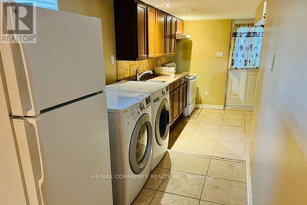 Photo - 136 Prohill St