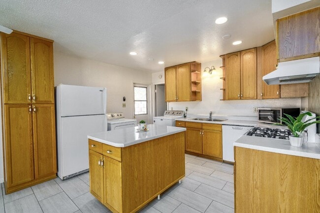 Photo - 8444 E Virginia Ave