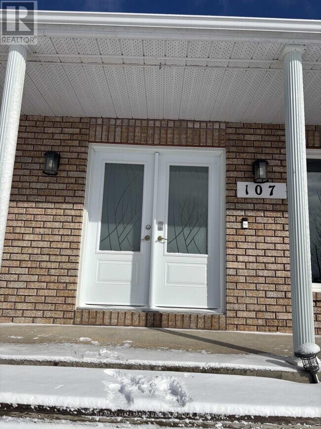 Photo - 1-107 BOURDEAU BOULEVARD