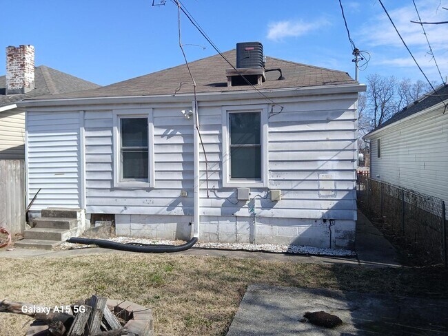 Photo - Newly renovated 3 bedroom close to UofL an...