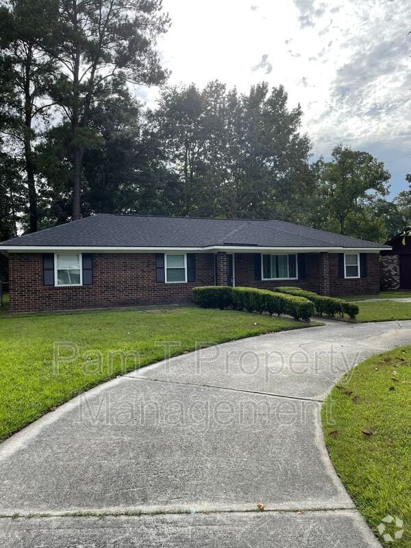 Building Photo - 211 Holiday Dr Rental