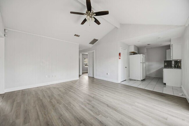 Photo - 12659 Chiswick Rd