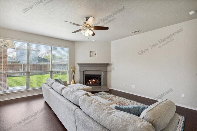 Photo - 1416 Elkford Ln