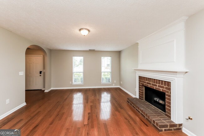 Photo - 9945 Rivercliff Ln