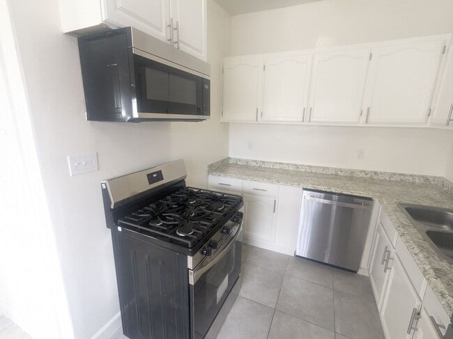 Photo - 1152 Gordon St Unidad 3