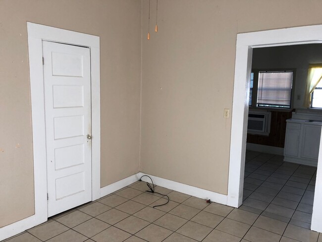 Photo - Spacious 1/1