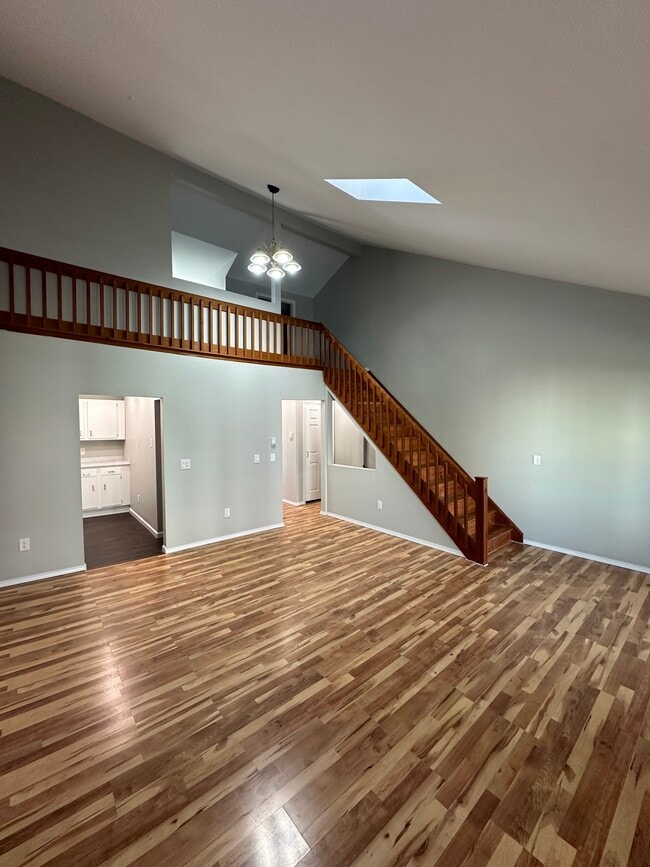 Building Photo - 2 Myrtle Ave Unit 2nd Floor