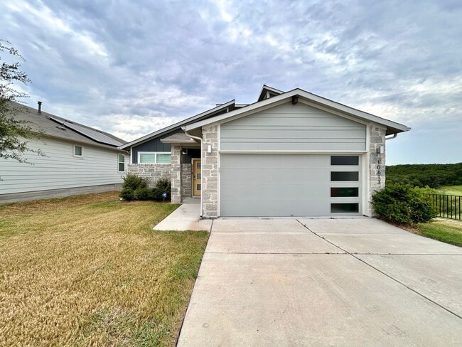 Building Photo - 4 Bed / 3 Bath Smart Home with Quartz Kitc...