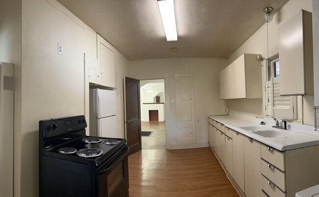 Photo - 1019 Pile St