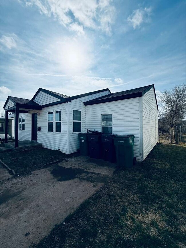 Photo - 636 NE 34th St