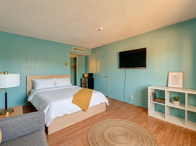 On The Boulevard Suites