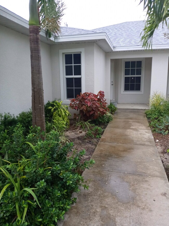 Photo - Coming Soon - $500 off Move in Summer Special Unit 219 SE Van Loon Terr