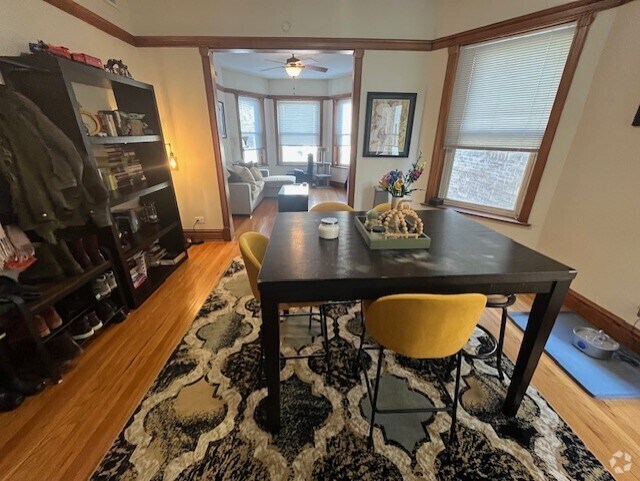 Building Photo - 3728 N Racine Ave Unit 3 Rental