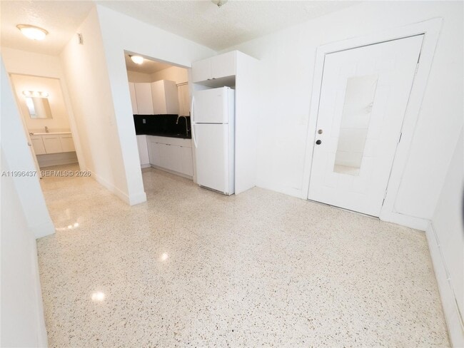 Photo - 3050 NW 21st Ave Unit 9