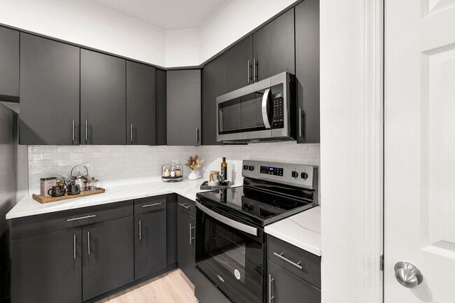 2BD, 2BA - 1046SF - Kitchen