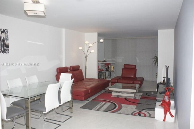 Photo - 1000 Parkview Dr Unit 226