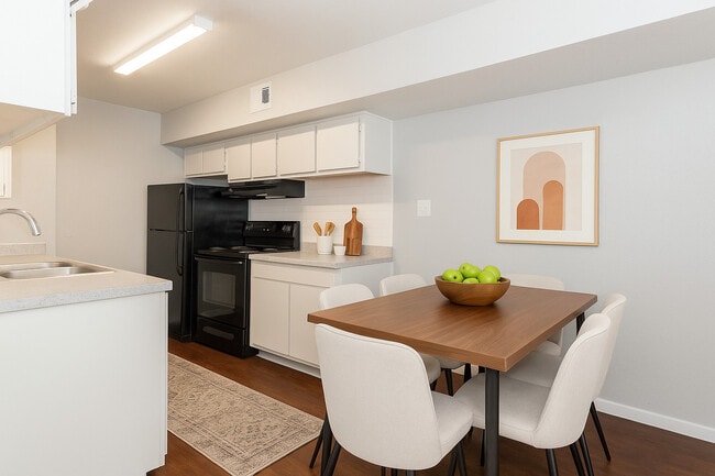 Photo - Woodland Trails Apartments