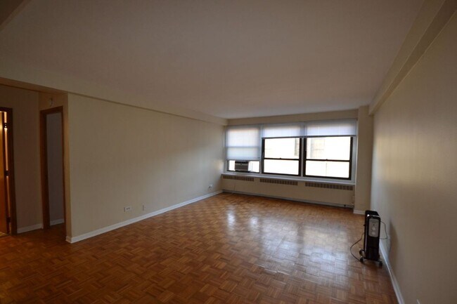 Photo - 4180 N Marine Dr Unit APT 205