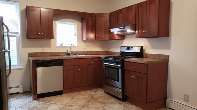 Building Photo - 65 Brookline St Unit 3 Rental