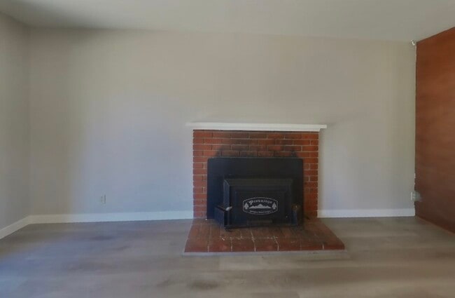 Photo - 607 Peach Ct