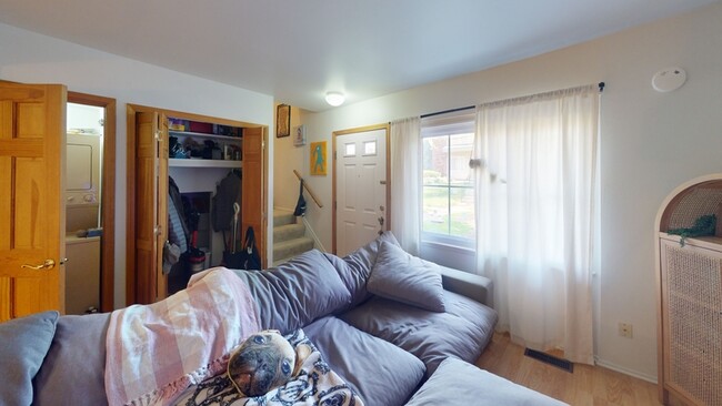 Photo - 543 Longshore Dr