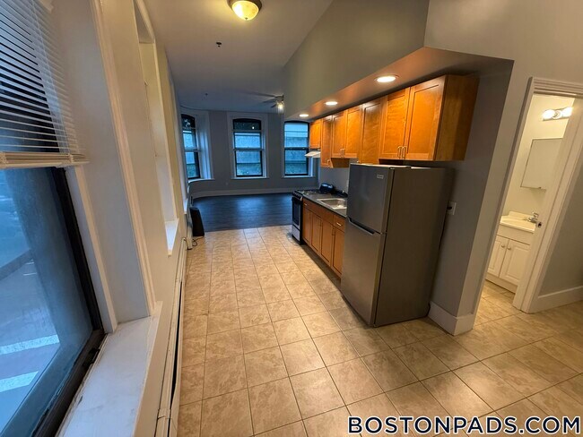60 Franklin St Unit 302