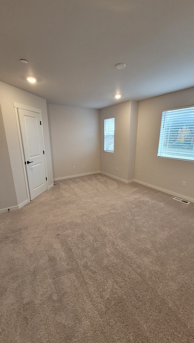 Building Photo - 7065 NW Bountiful Terrace