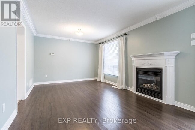 Photo - 32 Pavin Crescent