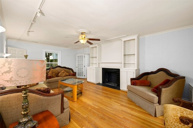 Photo - 1832 Lexington St