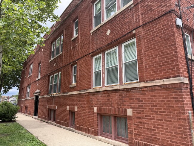 Building Photo - 1014 S Humphrey Ave