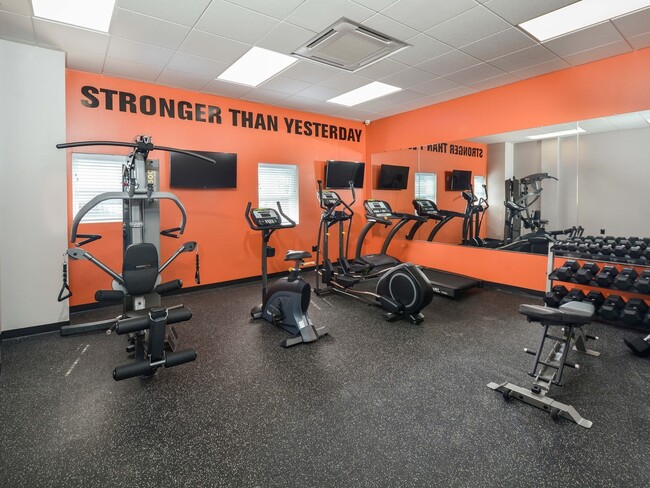 Gym - Hillside Pointe Apartments