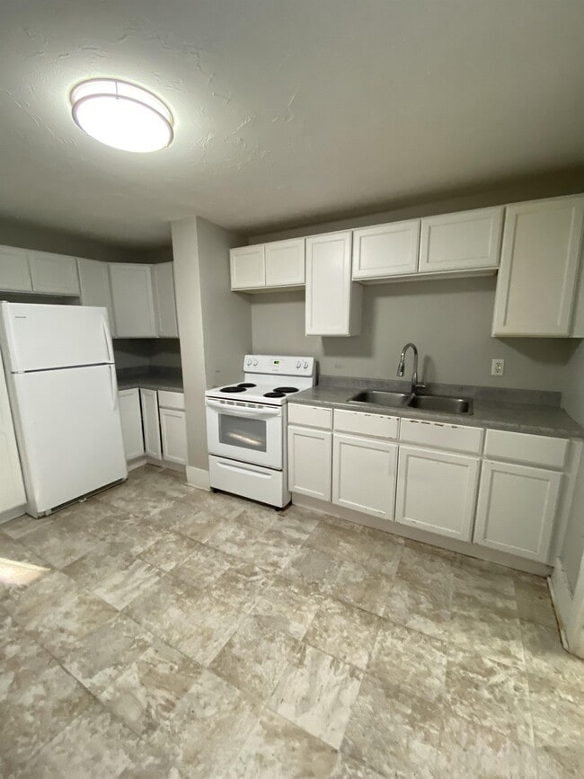 Building Photo - 204 Highfield St Unit 204 B