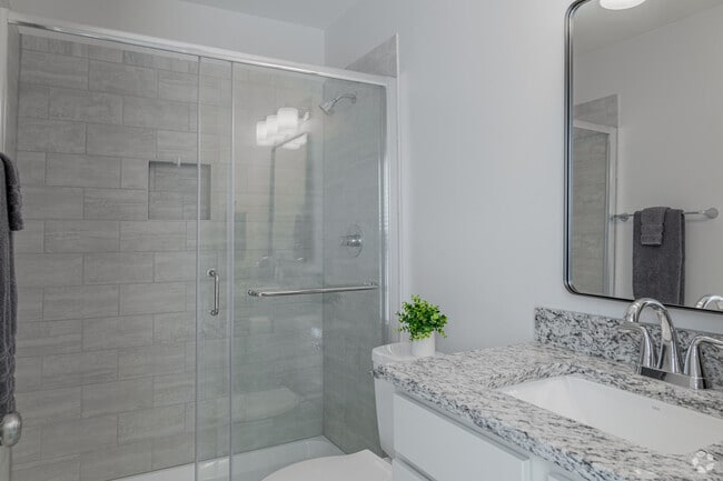 2BR, 2BA - 1,068SF - Primary Bathroom