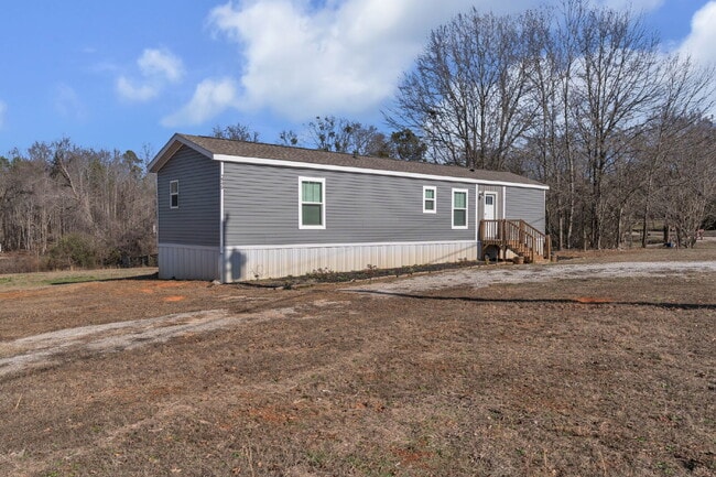 Photo - Spacious 2BR, 2BA home on 1.5 acres with Extra Storage - $1695/mo rent***