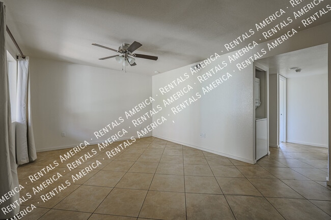 Photo - 1014 E Spence Ave Unit 108